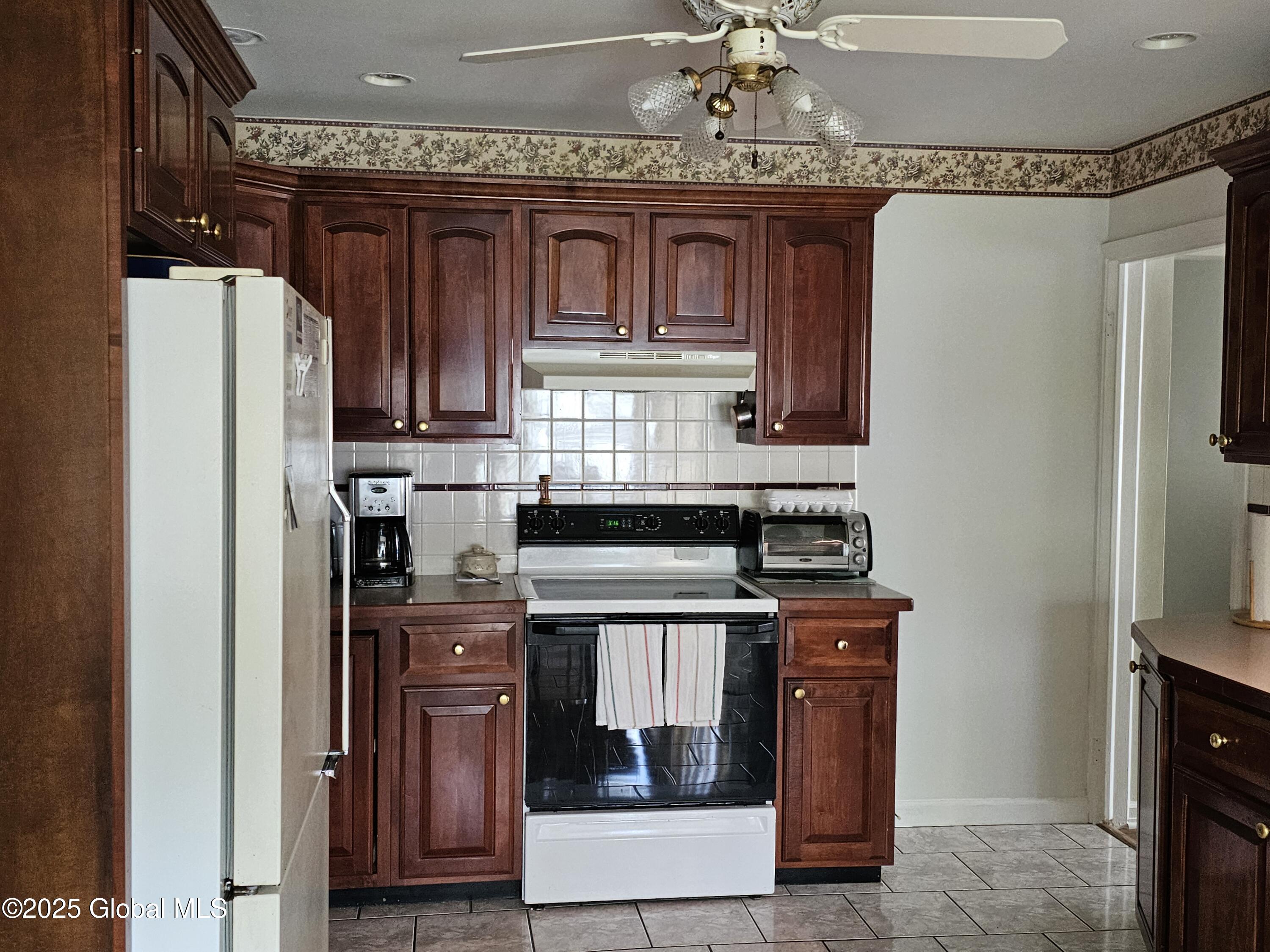 1824 Devendorf Road Schenectady, NY 12303 - Photo 7 of 20 20250507_151538 (1)