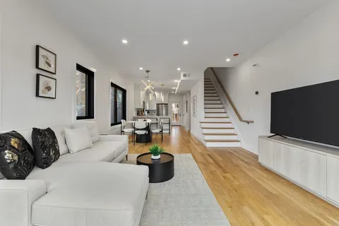 $759,000 | 599 Sea Street, Unit 1, Quincy, MA 02169