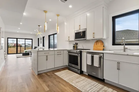 $759,000 | 599 Sea Street, Unit 1, Quincy, MA 02169