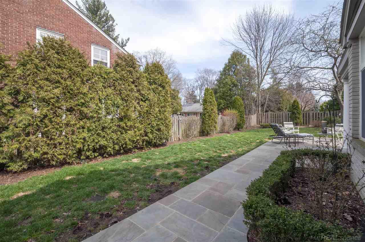 294 Stephens Road Grosse Pointe, MI 48236 - Photo 37 of 42 31317567-36.JPG