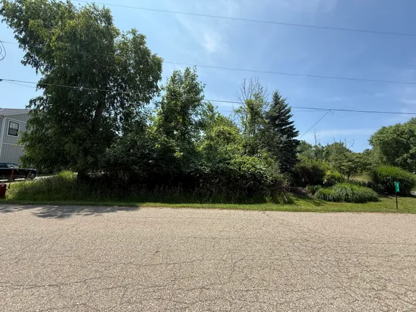 $205,000 | 6912 3rd Street, Douglas, MI 49406