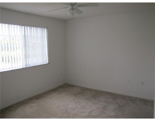 4187 Haverhill Road, Unit 507 West Palm Beach, FL 33417 - Photo 5 of 10 Additional Photo