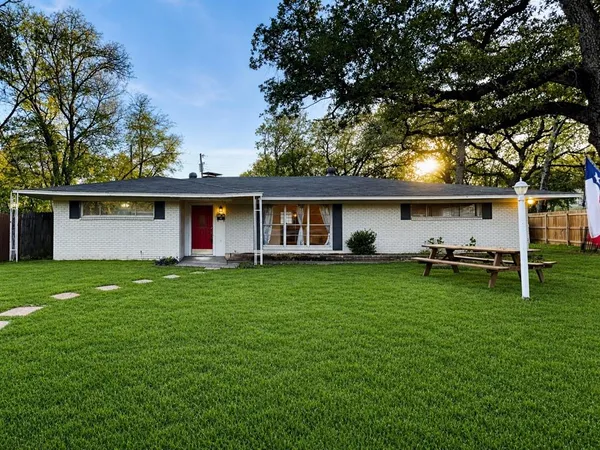 $420,000 | 311 Lincolnshire Court, Irving, TX 75061