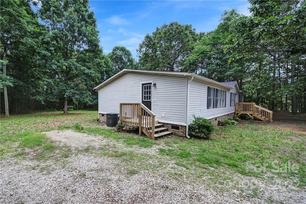 1824 Lincoln Road York, SC 29745 - Photo 3 of 33 Gallery Image 3