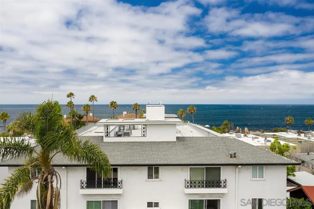 230 Prospect Street, Unit 17 La Jolla, CA 92037 - Photo 20 of 25 a view of a house with a terrace