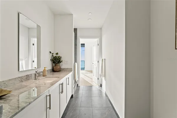 $9,500 | 3015 South Ysabella Avenue, Unit 1803, Tampa, FL 33629