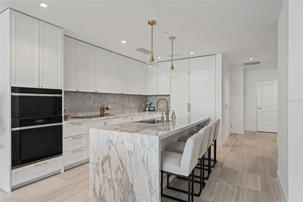 $9,500 | 3015 South Ysabella Avenue, Unit 1803, Tampa, FL 33629