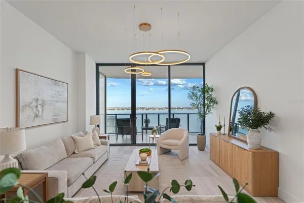 $9,500 | 3015 South Ysabella Avenue, Unit 1803, Tampa, FL 33629