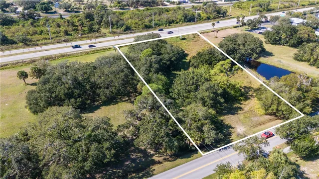 a view of a tennis court