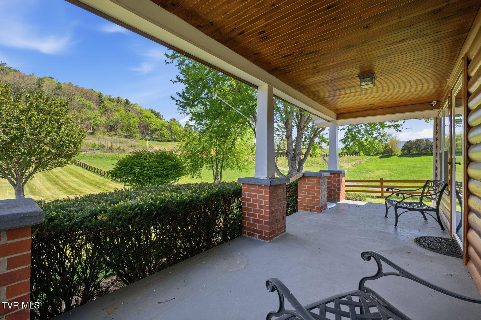 1458 Dry Hill Road Butler, TN 37640 - Photo 3 of 55 27-web-or-mls-EXT_1652