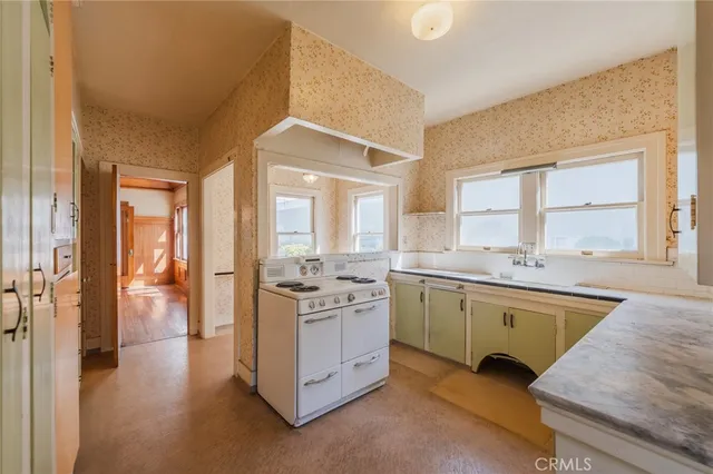 $1,499,000 | 215 Mira Mar Avenue, Long Beach, CA 90803