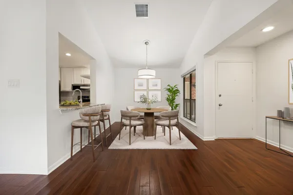 $275,000 | 2829 Timmons Lane, Unit 130, Houston, TX 77027