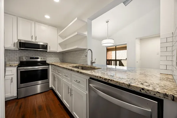 $275,000 | 2829 Timmons Lane, Unit 130, Houston, TX 77027