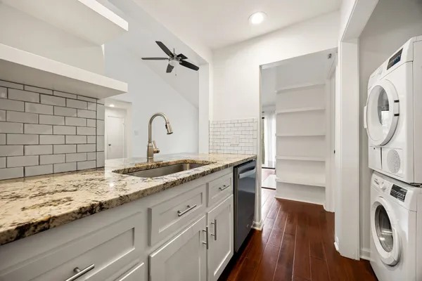 $275,000 | 2829 Timmons Lane, Unit 130, Houston, TX 77027