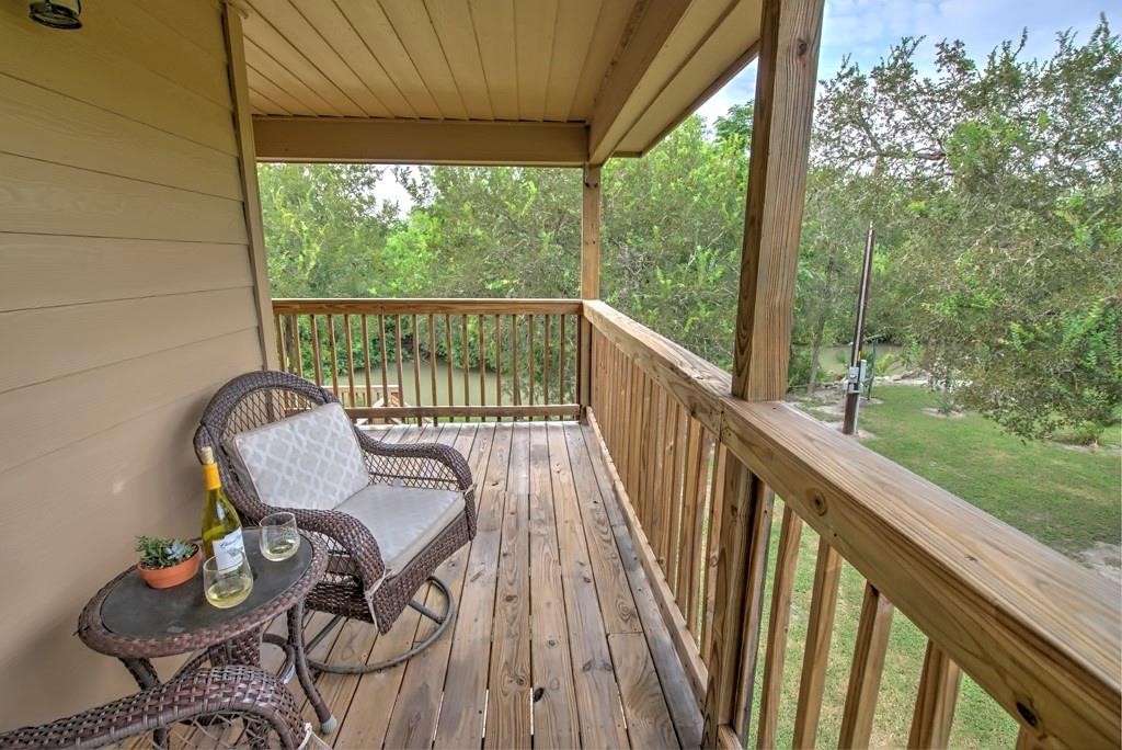 6026 County Road 73 Robstown, TX 78380 - Photo 23 of 30 a view of a chair in a balcony
