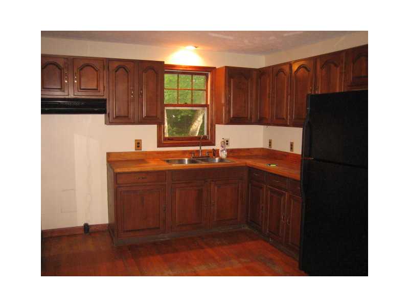 287 Yawgoo Valley Road Exeter, RI 02822 - Photo 6 of 20 Kitchen.