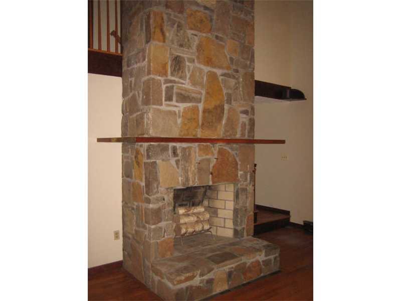 287 Yawgoo Valley Road Exeter, RI 02822 - Photo 7 of 20 Living Room.
