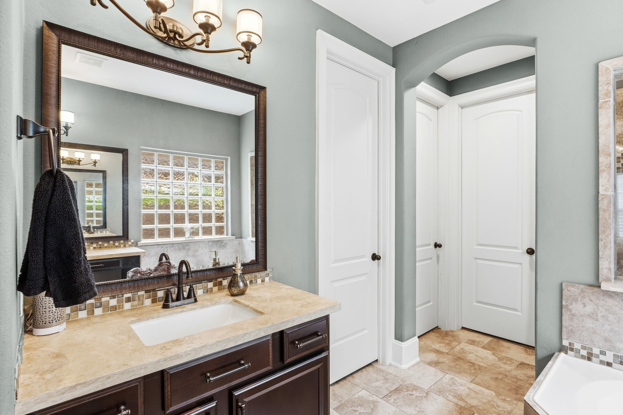 27383 Pendleton Trace Drive Spring, TX 77386 - Photo 17 of 33 This is the second vanity in the primary bathroom.