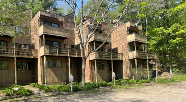 $199,000 | 136 Grand Hollow Road, Unit 13 TIMBERLINE, Warren, VT 05674
