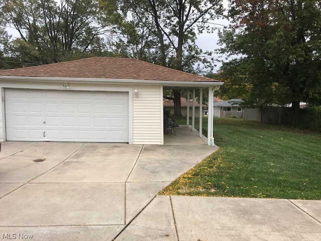 2812 Dentzler Road Parma, OH 44134 - Photo 3 of 8
