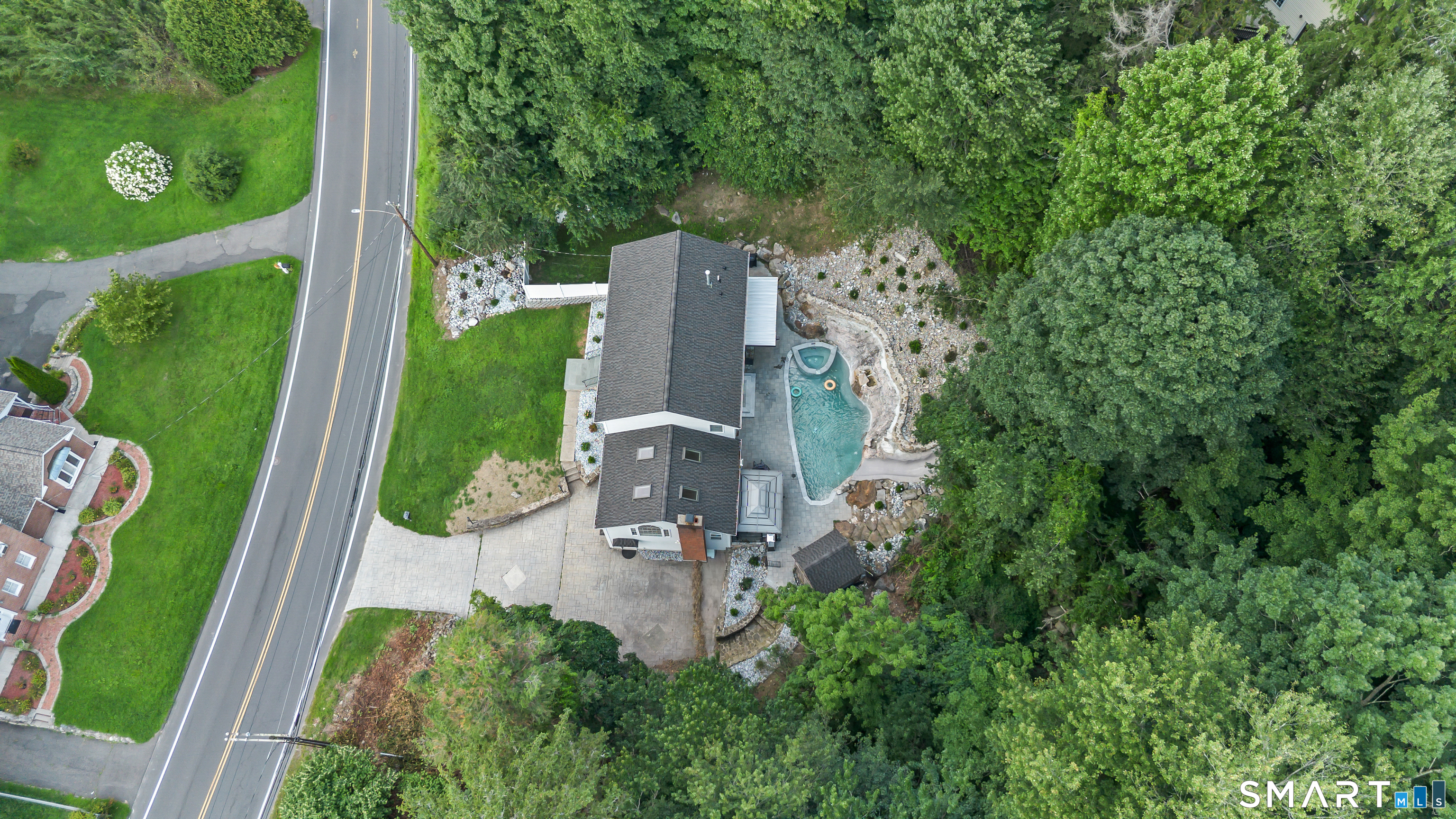 205 Country Club Road Waterbury, CT 06708 - Photo 5 of 38 Gallery Image 5