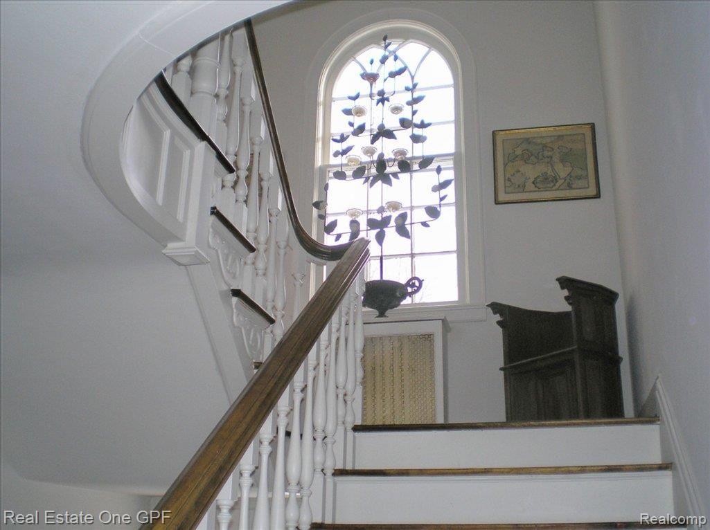 44 Provencal Road Grosse Pointe, MI 48236 - Photo 12 of 16 stair to landing