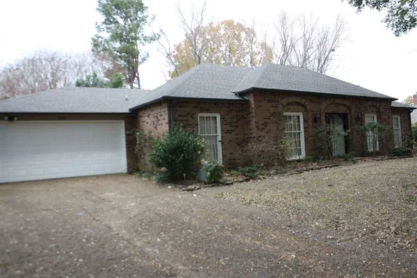 $2,200 | 1833 Greensprings Lane, Memphis, TN 38138