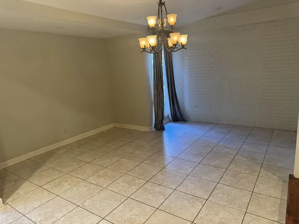 $2,200 | 1833 Greensprings Lane, Memphis, TN 38138