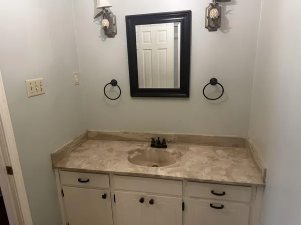 $2,200 | 1833 Greensprings Lane, Memphis, TN 38138