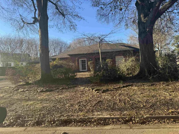 $2,200 | 1833 Greensprings Lane, Memphis, TN 38138