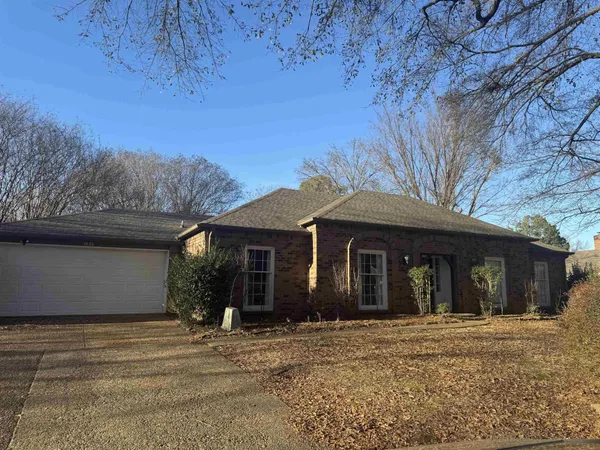 $2,200 | 1833 Greensprings Lane, Memphis, TN 38138
