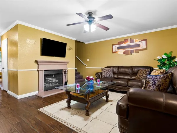 $320,000 | 1129 Switchgrass Lane, Crowley, TX 76036