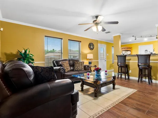 $320,000 | 1129 Switchgrass Lane, Crowley, TX 76036
