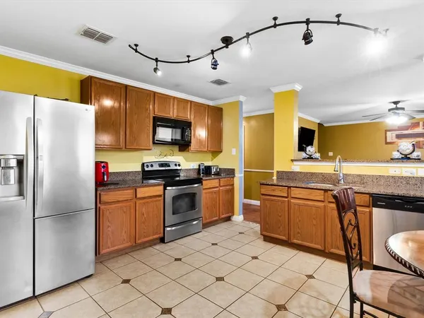 $320,000 | 1129 Switchgrass Lane, Crowley, TX 76036