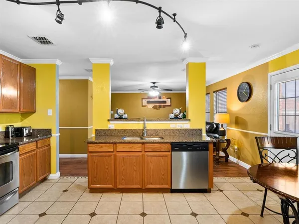 $320,000 | 1129 Switchgrass Lane, Crowley, TX 76036