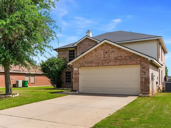 $320,000 | 1129 Switchgrass Lane, Crowley, TX 76036