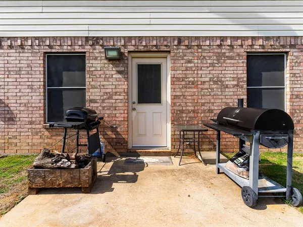 $320,000 | 1129 Switchgrass Lane, Crowley, TX 76036