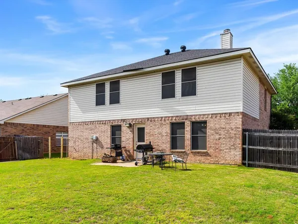 $320,000 | 1129 Switchgrass Lane, Crowley, TX 76036