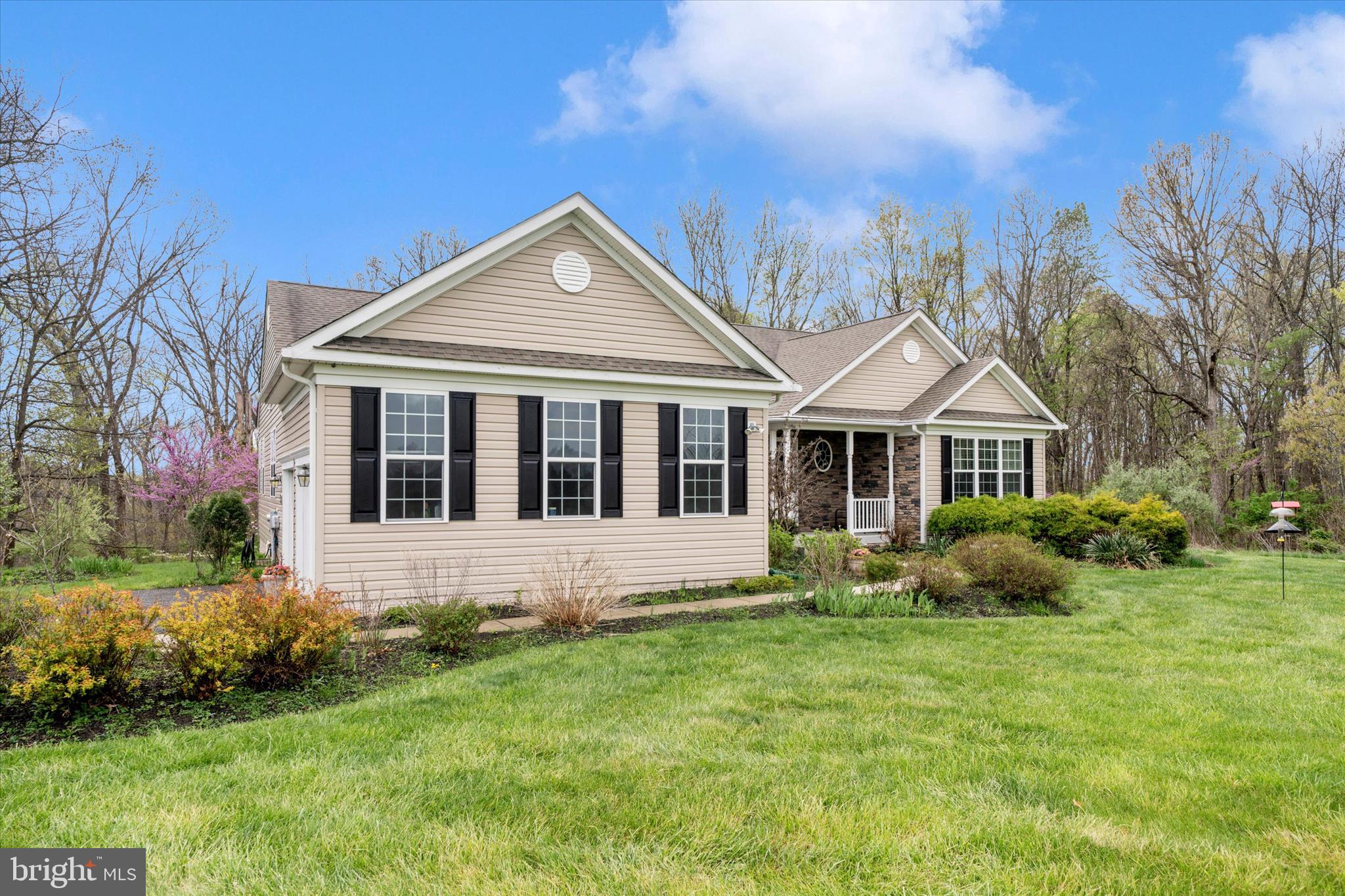 3156 Sumantown Road Middletown, MD 21769 - Photo 2 of 62 a front view of a house with garden
