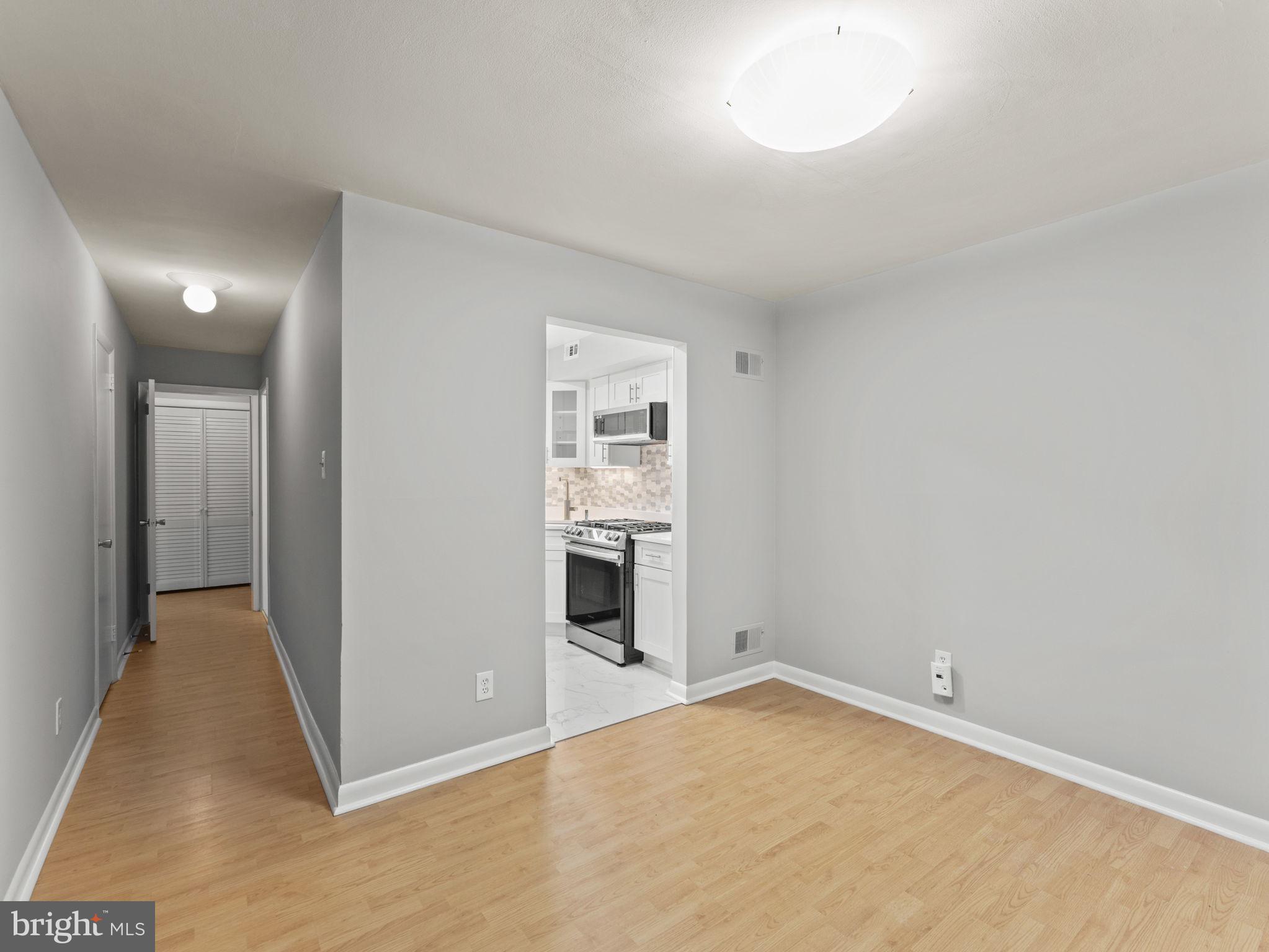 11609 Vantage Hill Road, Unit 2A Reston, VA 20190 - Photo 4 of 20 Dining area