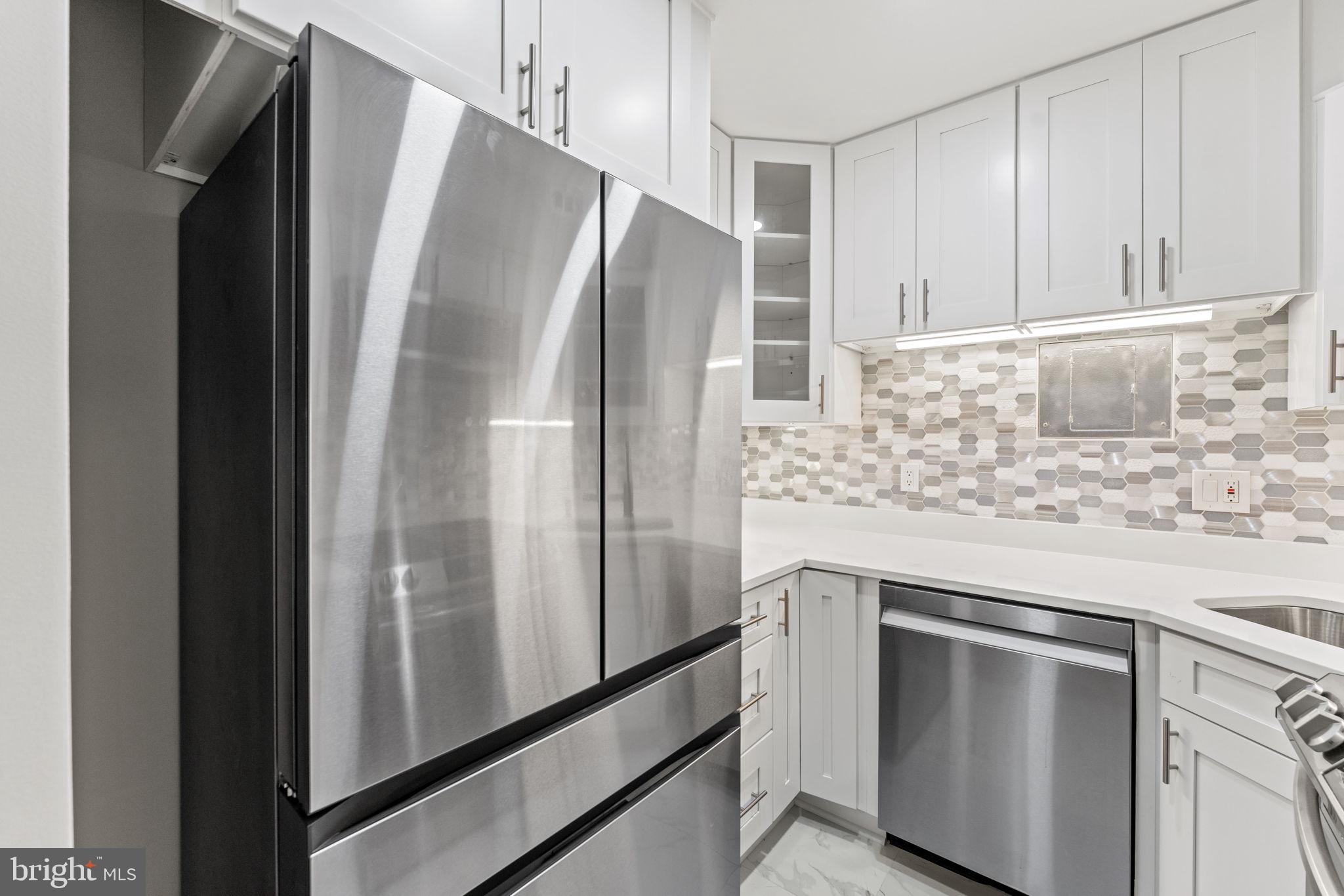 11609 Vantage Hill Road, Unit 2A Reston, VA 20190 - Photo 9 of 20 Fully renovated kitchen