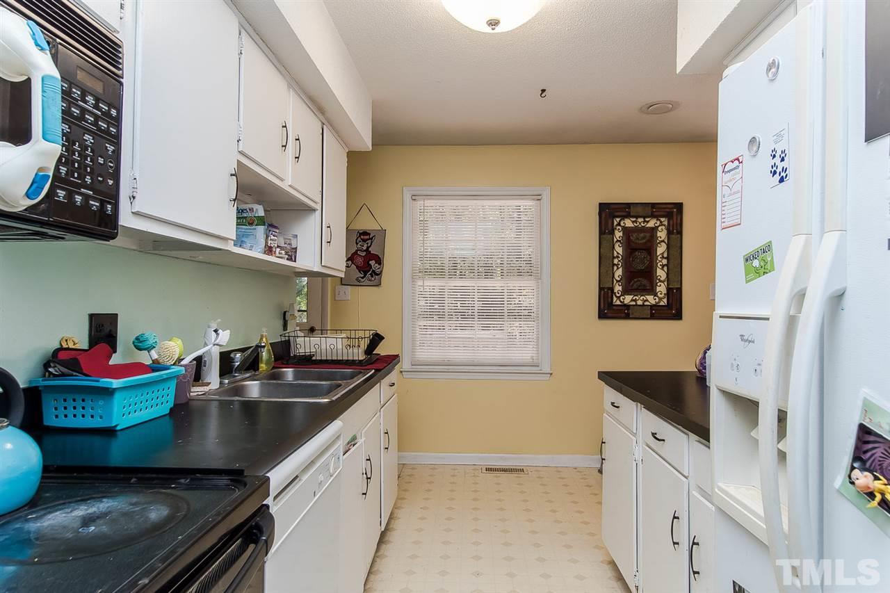 520 Harvest Lane Raleigh, NC 27606 - Photo 5 of 10