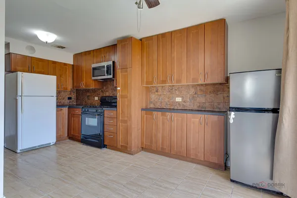$209,900 | 1880 Bonnie Lane, Unit 116, Hoffman Estates, IL 60169