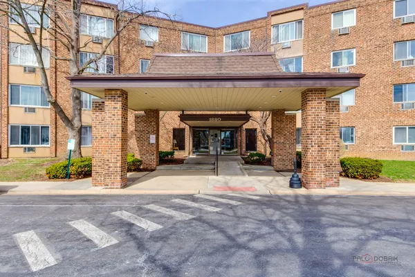 $209,900 | 1880 Bonnie Lane, Unit 116, Hoffman Estates, IL 60169