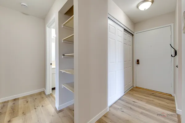 $209,900 | 1880 Bonnie Lane, Unit 116, Hoffman Estates, IL 60169