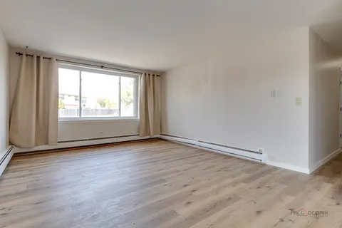 $209,900 | 1880 Bonnie Lane, Unit 116, Hoffman Estates, IL 60169