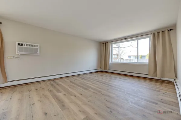 $209,900 | 1880 Bonnie Lane, Unit 116, Hoffman Estates, IL 60169
