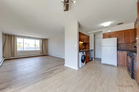 $209,900 | 1880 Bonnie Lane, Unit 116, Hoffman Estates, IL 60169
