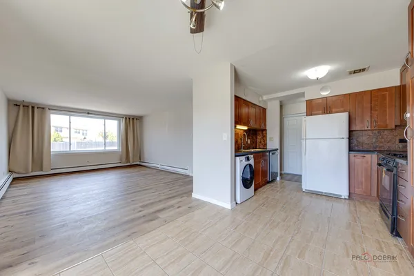$209,900 | 1880 Bonnie Lane, Unit 116, Hoffman Estates, IL 60169