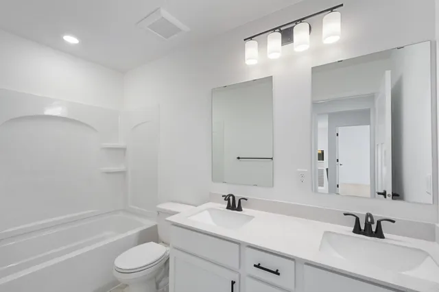 $549,695 | 321 Ravencroft Road, Waconia, MN 55387